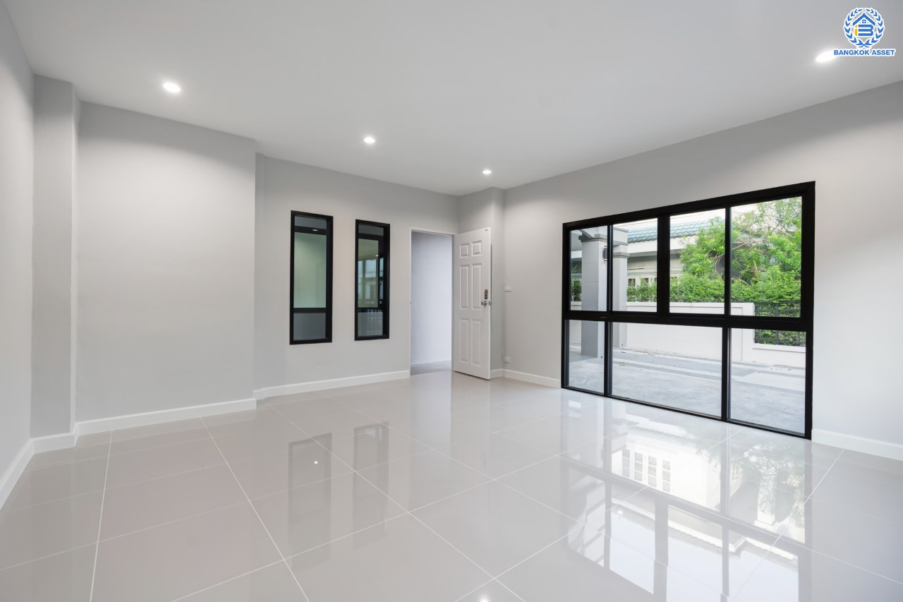 บ้านมือสองตกแต่งใหม่ แบรนด์ Property Perfect ม.มณีรินทร์ รัตนาธิเบศร์-ท่าอิฐ เนื้อที่ 54 ตร.ว. ฟังก์ชัน 3 ห้องนอน 2 ห้องน้ำ 2 ห้องอเนกประสงค์ พร้อมจอดรถได้ 2 คัน บนทำเลศักยภาพ ใกล้ทางด่วน "งามวงศ์วาน" และเพียง 10 นาที ถึงรถไฟฟ้า "สถานีบางรักน้อยท่าอิฐ"...